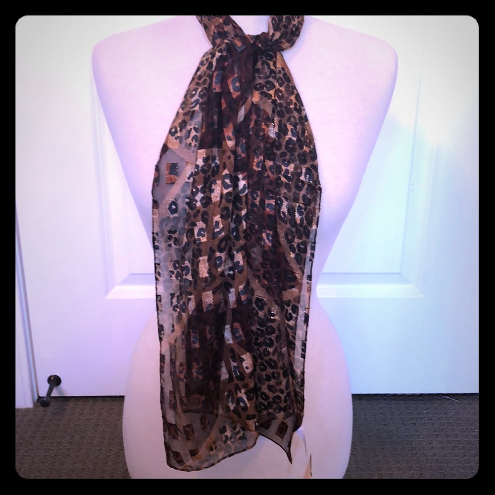 NWT Animal print Silk Scarf 🧣😍